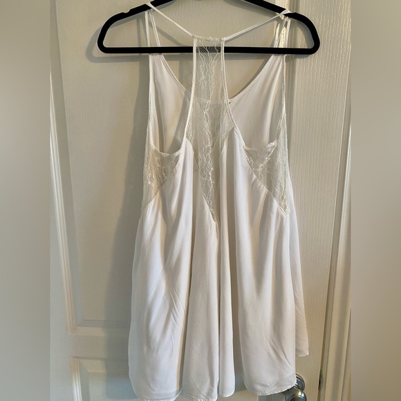 White Long Flowey Top/Dress - Picture 3 of 6